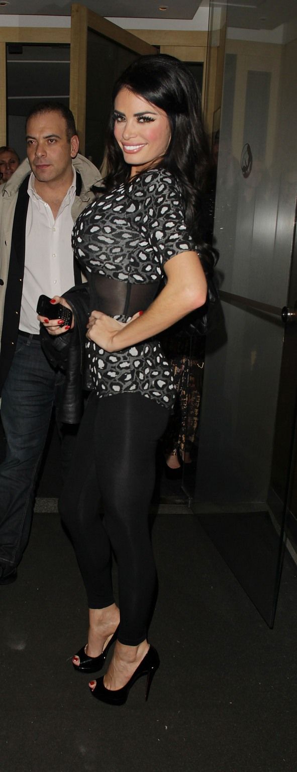 Chloe Sims leaving Nobu Berkeley | Picture 130906